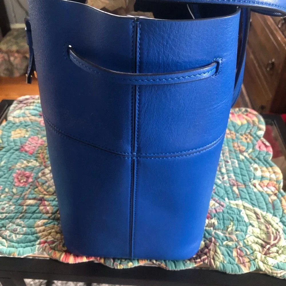 Tory Burch Blue Leather Tote Bag - Picture 4 of 7